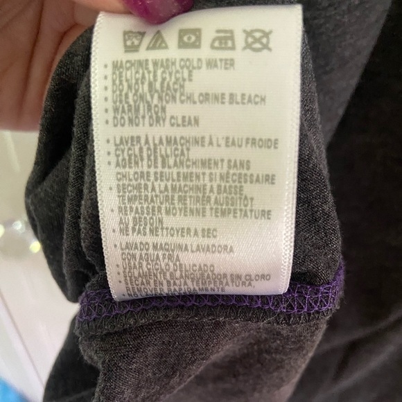 Baltimore Ravens TShirt Womens XXL Distressed Short Sleeve Scoop w/ V cut Purple - Picture 7 of 9